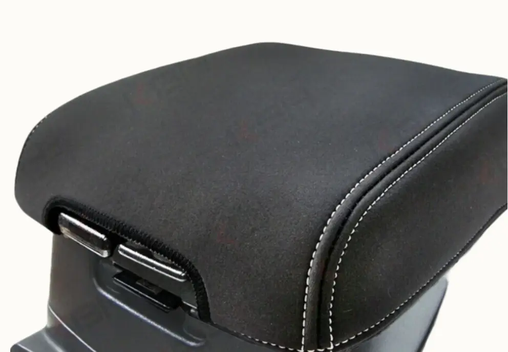 Mitsubishi Pajero Neoprene Center Console Cover